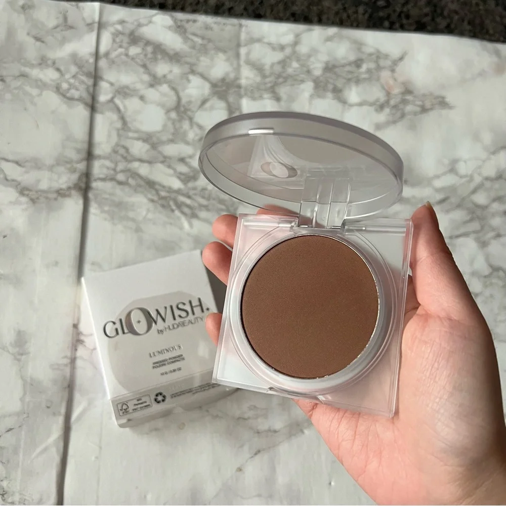 huda beauty glowish luminous pressed powder 13 extra rich June sale
